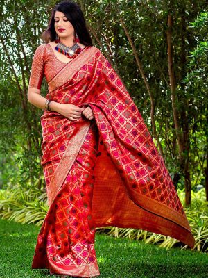 Buy KBR saree shapewear for women, sarees 2021, vichitra silk sarees,vichitra  silk saree latest designNEW Wedding NEW SAREE_SF11353 at