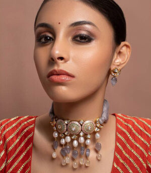 Grey Kundan Yellow Gold Brass Necklace & Pair Of Earring